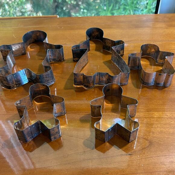 Vintage Gingerbread Family Cookie Cutters Set of 5 – Tin Man & Woman Cutters - Picture 3 of 16